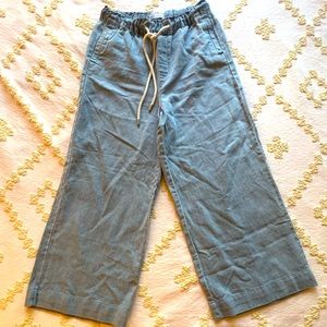 Loft Women’s Wide-leg Blue Chambray fabric. Size Medium. 28” inseam. Worn 1x.